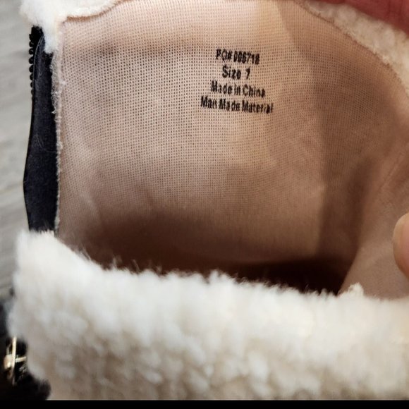 Journee Collection Fynn Tru Comfort Zip Women's Ankle Boots Soft sherpa trim-New - Picture 2 of 9